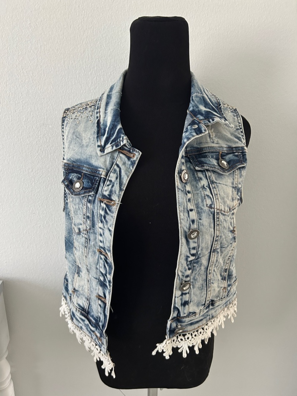 BKE Buckle Women’s Acid-Wash Denim Vest with Crochet Lace Hem -